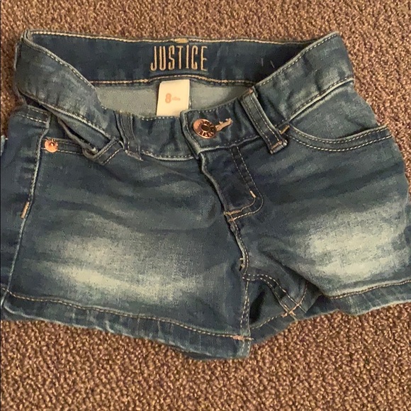 6 pairs of girls shorts size 6/7 nonsmoking home. - Picture 3 of 7